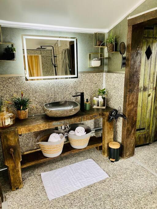 Cottage, Lodge & Spa Prouilly Buitenkant foto